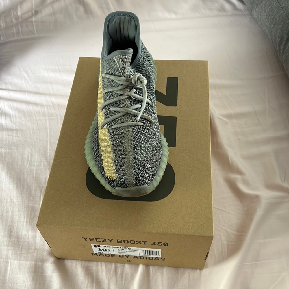 Yeezy boost 360 v2 ash blue